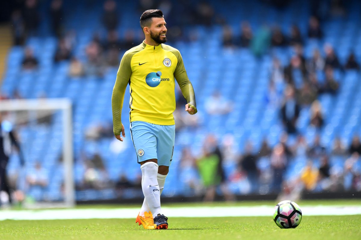 Squawka_Live's tweet image. Paul Merson: "If I were Arsenal I'd be ringing up Man City and saying 'Give us Aguero and you can have Sanchez.'"