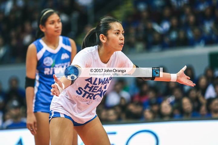 AteneoAgent's tweet photo. BACKSTORY: DLSU was to serve. Den stood fierce in the middle while teammates were behind her. Result? Perfect reception for the Iron Eagle. https://t.co/Krx2GlvrgG