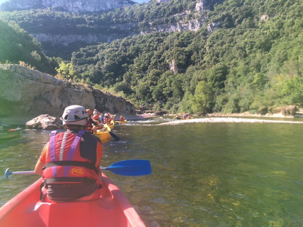 WestgatePGL2017's tweet photo. Some gorgeous scenery for Coach A's last day on the river. https://t.co/jvTKuzYYU8