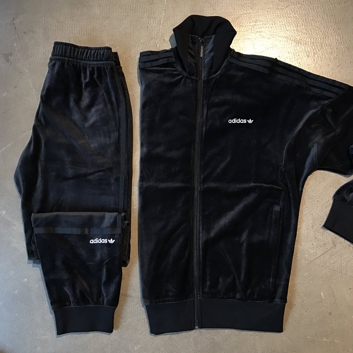 adidas velour tracksuit mens black