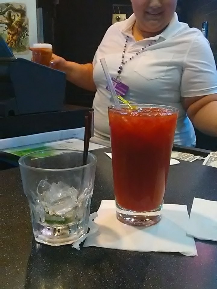 4CCoffee's tweet photo. That's the way to finish a trip to Italy. #ohare #aa47 #bloodymary https://t.co/3hgftkbKyN