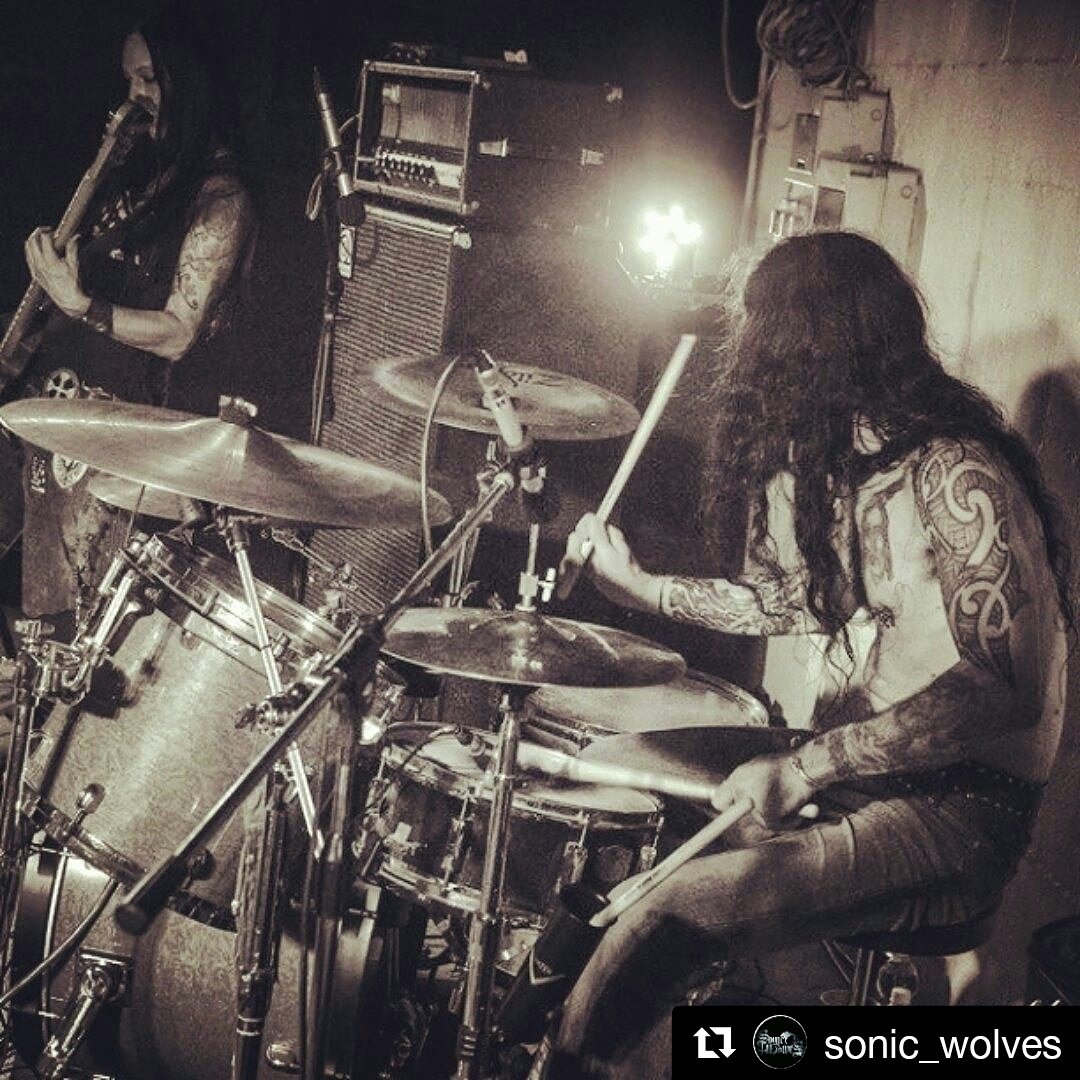TaxiDriverRec's tweet photo. Sonic Wolves
https://t.co/UIzRCC0ZYv
#sonicwolves #hardrock #heavyrock #stonerrock #psychedelicrock https://t.co/UqSQCs1jbY