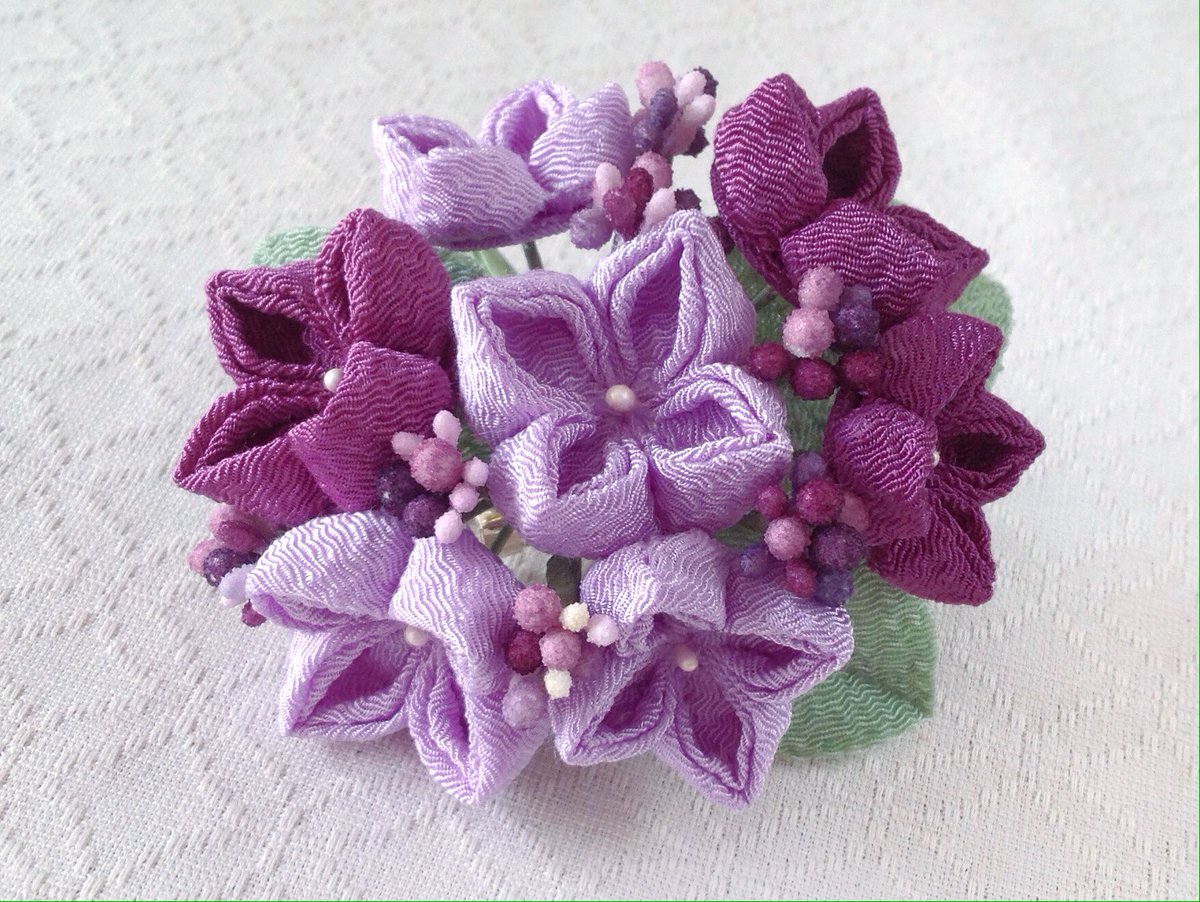 Paper Moon در توییتر つまみ細工 紫陽花シリーズ 梅雨頃から夏にご注文も多い紫陽花シリーズ 写真以外にも三輪の髪飾りやコーム ピアス イヤリングもございます T Co 38qd1ox7cr Minne 紫陽花 アジサイ 髪飾り つまみ細工 T Co