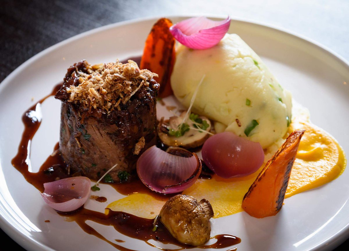 RestaurantAtBB's tweet photo. The photoshoot of our fabulous food continues! In the heart of Randalstown serving nothing but local produce! #FoodieLife #ShopLocal https://t.co/WdSOWyL0Ok