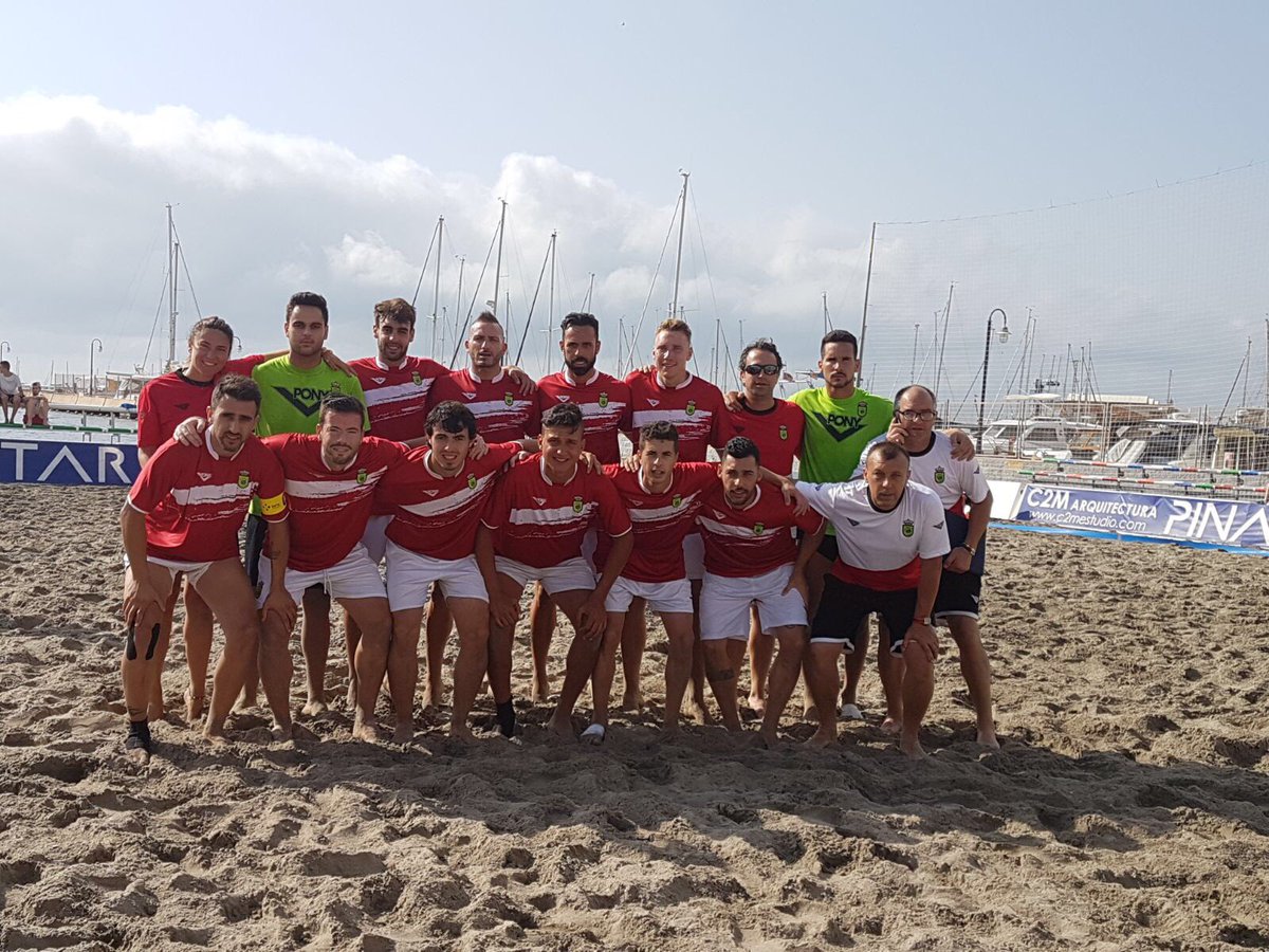 RFCF_es's tweet photo. ⚽️🏖| Nuestros SENIOR se despiden del #NacionalSanPedro con VICTORIA ¡✌🏽✊🏽! (7-4) frente a @FFCM_Futbol . ¡Grandísima actuación chicos! 👏🏻 https://t.co/a7T1ZgosL5