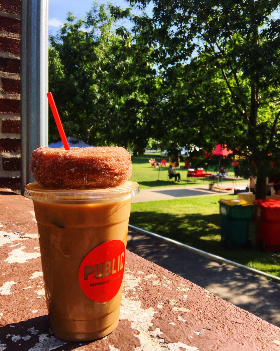 PublicToGo's tweet image. Pouring at the @SBFarmerMarket in Caz Park til 1pm. NOLA Kold Brew &amp;amp; an Apple Cider Donut from Duke's = 🙏🙏🙏