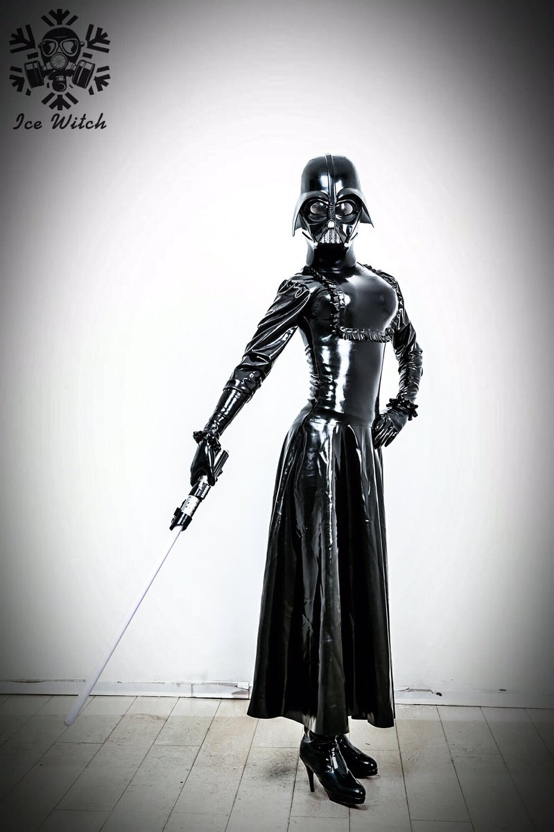 #Latex #Rubber #Mask 
Darth Vader