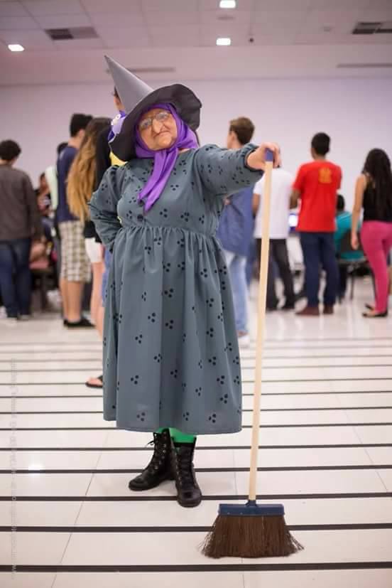 OhanaSmile21's tweet photo. El Cosplay no tiene edad. Se llama Tia Sol y es una cosplayer brasileña. Disfrutad de ella.

Página: https://t.co/0t6CkrcTtR https://t.co/GjAPCqlzK7