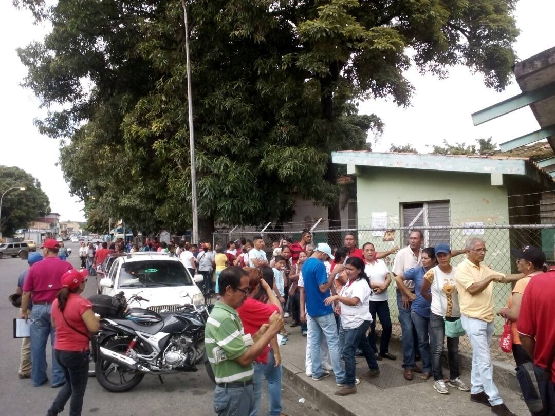 #SimulacroNacional #ANC2017 Centro Piloto Gral. Páez Municipio Araure Edo. Portuguesa. Una movilización importante de Electores/as al evento