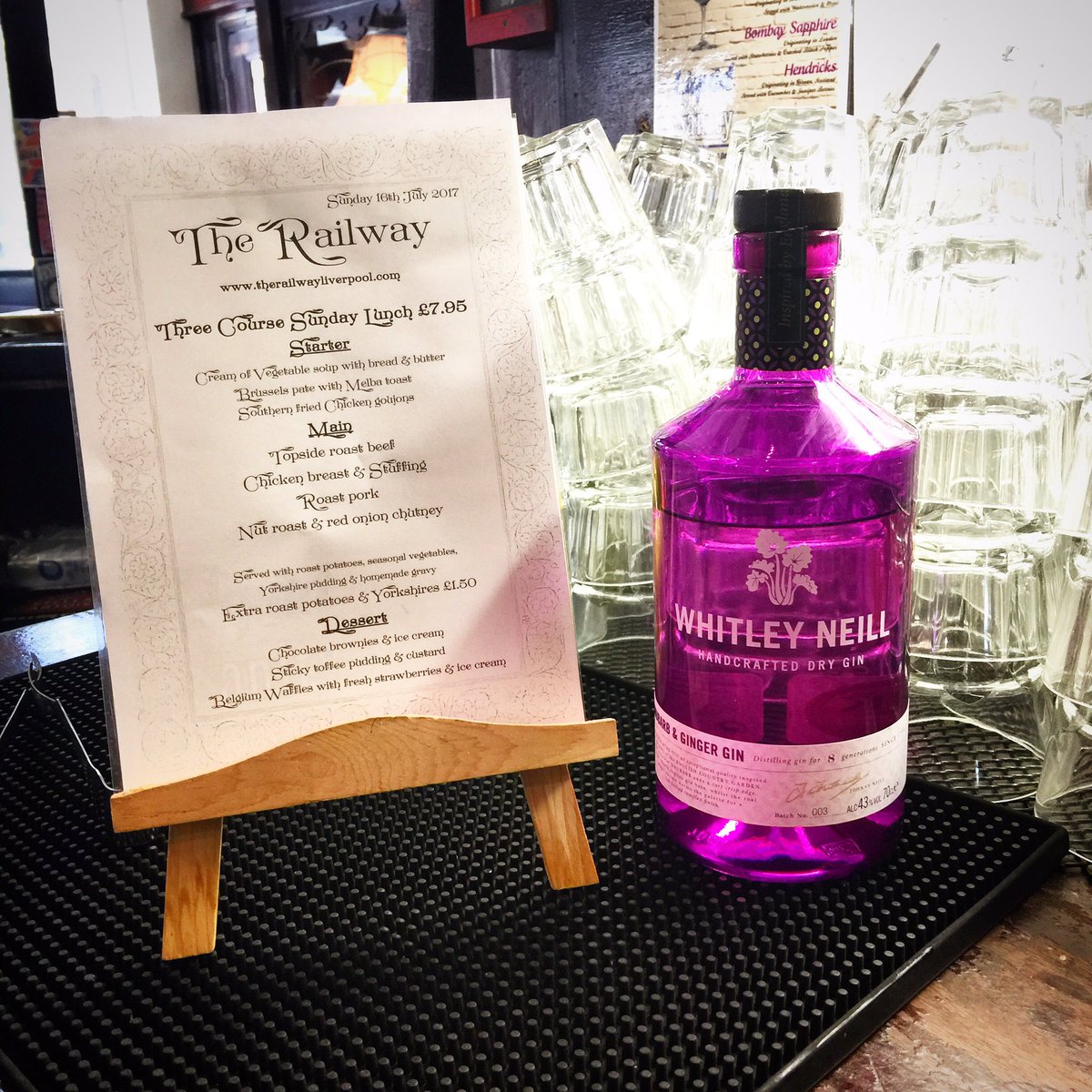RailwayThe's tweet photo. Rhubarb &amp; ginger flew out last week so had returned this week proving ever popular! 
💃💃💃
#flavouredgin #ginweekends #guestgin https://t.co/vfpIlK4BFo