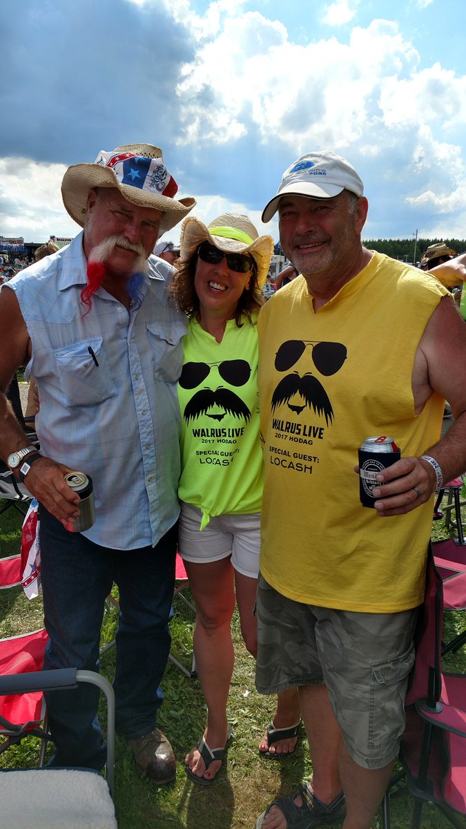 silver_walrus's tweet photo. Found these friendly folks in the @Hodag  crowd love your shirts! Walrus Live with special guests lol #hodag2017  @LOCASHmusic @LoCashArmy https://t.co/gtfjalAOxG