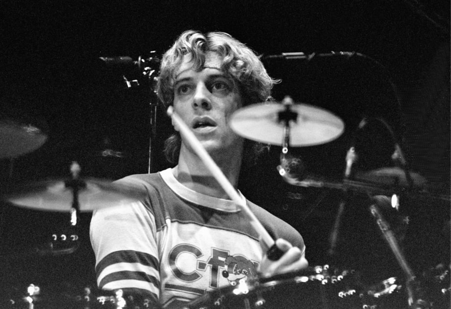 Happy birthday to one of the best drummers of all time, Stewart Copeland! 