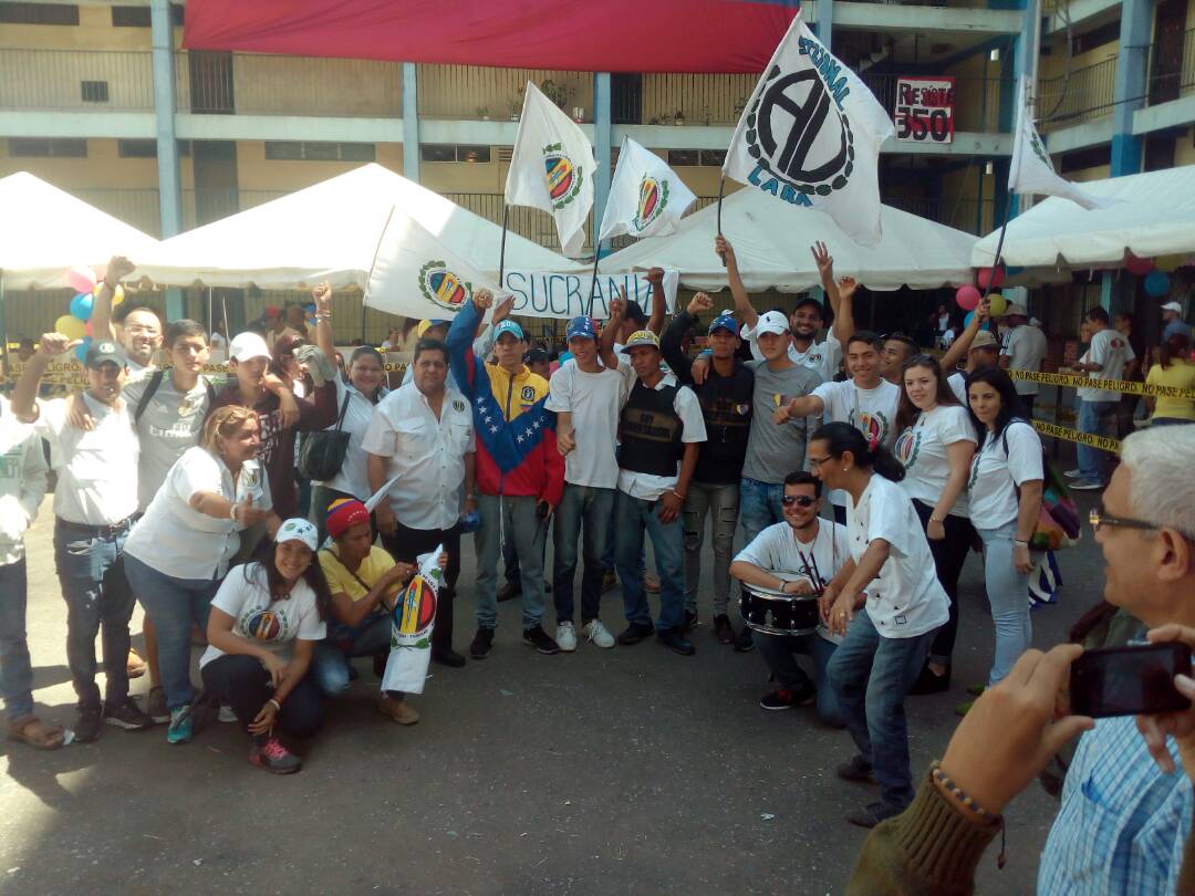 OsnielOrozco's tweet photo. Y así se encuentra la Urb. Sucre.
#ConsultaPopular16J 
#consultapopularUrbSucre https://t.co/DzQ9Dfs4H2
