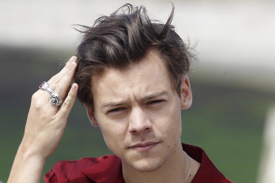 UpdatesHarrySFR's tweet photo. #UPDATES || Harry à Dunkerque aujourd'hui. (11) https://t.co/CWMaqEZPK8