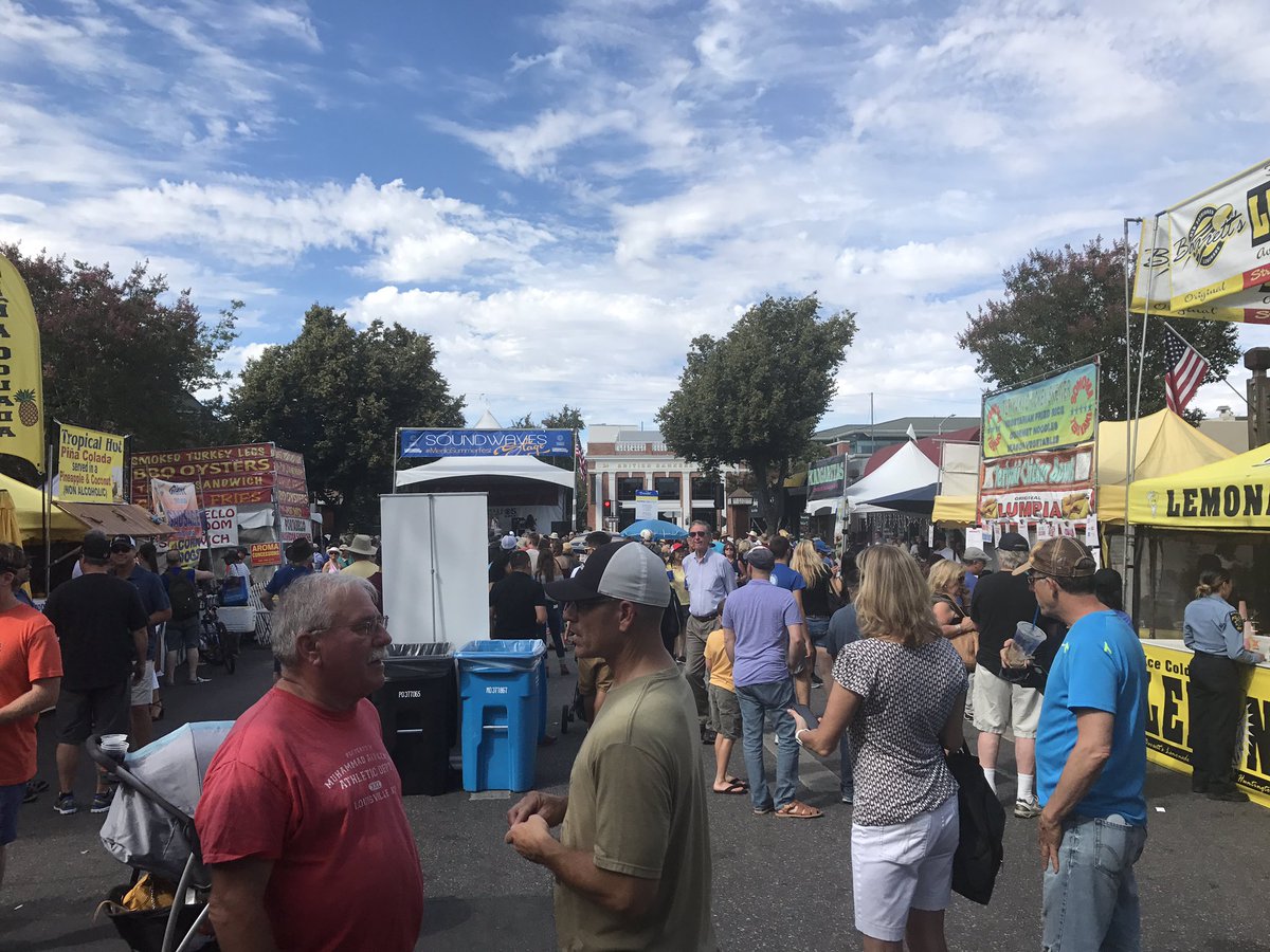 BluHarborMKT's tweet image. Great day for Team Blu Harbor at the Menlo Park Summerfest!  #menlosummerfest #bluharborapartments #redwoodcityrentals