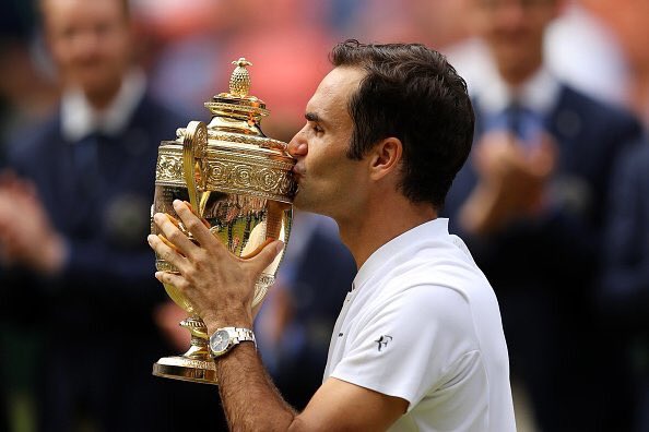 Federer letos ve Wimbledonu neztratil set. Švýcar slaví rekordní osmý wimbledonský triumf Federer letos ve Wimbledonu neztratil set. Švýcar slaví rekordní osmý wimbledonský triumf