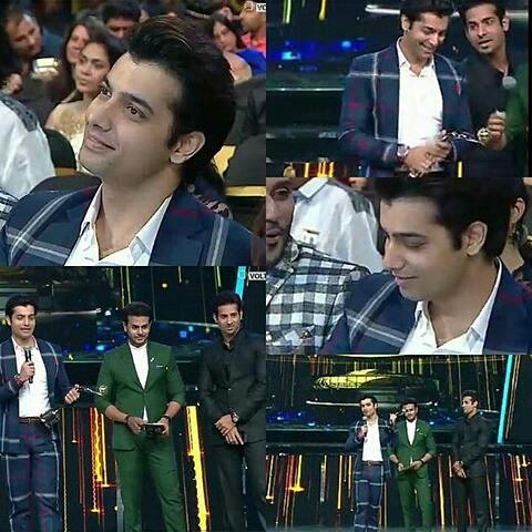 sumo_creations's tweet photo. Congratulation Mr.Malhotra👏👏👏👏👏👏
M Proud Of You😘😘😘😘😘 #GoldAwards2017 #PowerPackPerformance #WithGoldLady #LoveeeeUuuuuuu @SMalhotra009 https://t.co/xXBAMwlKAV