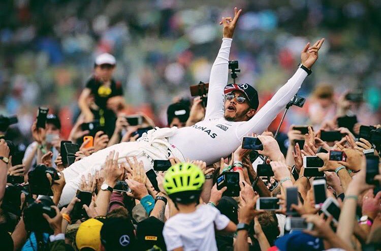 Thank you so much!🇬🇧🇬🇧🇬🇧 #Silverstone #BritishGP @MercedesAMGF1 📸 x @JamesPBearne https://t.co/3ZCT5QuAqm