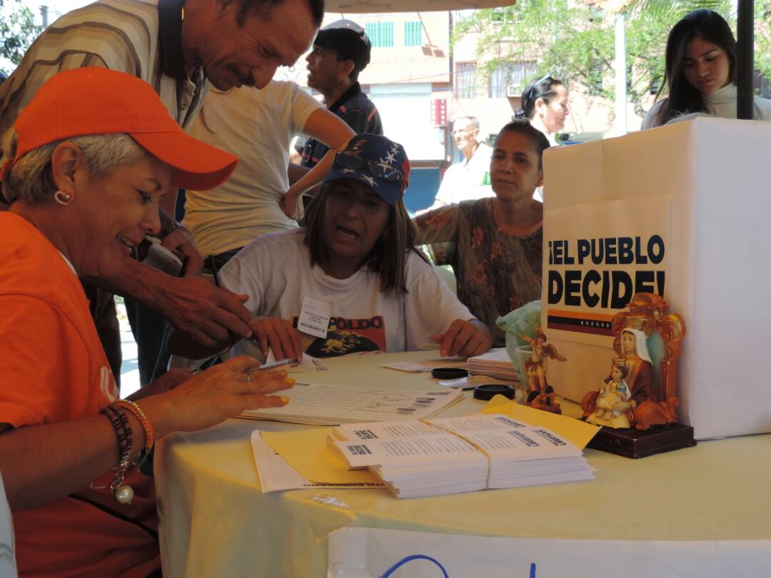 TrujilloLa102's tweet photo. #Reporte102 En estos momentos Plaza Sucre (San Pedro) #Valera #16JVzlaDiceSi https://t.co/koXyRHRqqI