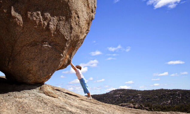 dramatic_german's tweet image. Obwohl die Hoffnung zerbrechlich ist, ist sie doch schwer zu töten แม้ความหวังจะเปราะบาง แต่ก็ยากจะทำลาย