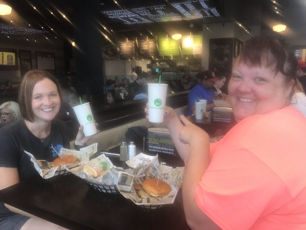 Amgraing1's tweet photo. Yummy lunch @WahlBatteryATL! Only thing that could have made it better: @DonnieWahlberg being here. https://t.co/H8P8uf31pr