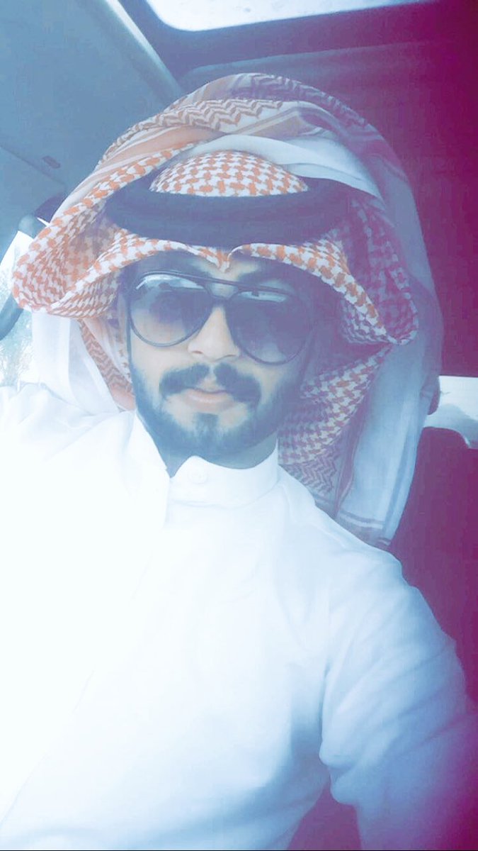 حتى لو يحاكيني غيرك ويبغيني ،
غير قلبك يالبعيد والله ما عشقت ❤️