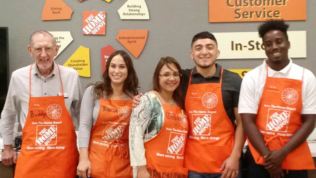 PinOakHD0566's tweet photo. Orientation class Pin Oak... https://t.co/HT1e11w0yM