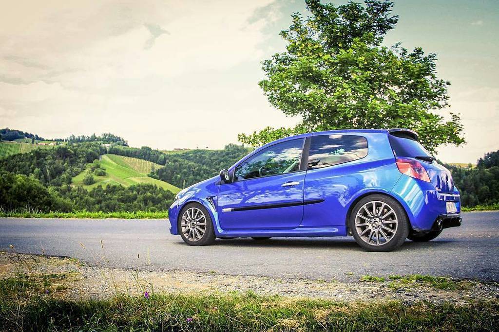 TurboRenault's tweet photo. @markthebeastt - 🚙💙 #renault #renaultclio #renaultsport #renaultcliosport #clio #cliors #clioblue #cliosport #clio… https://t.co/5BkW57mfFm https://t.co/xBRLRMpxpA