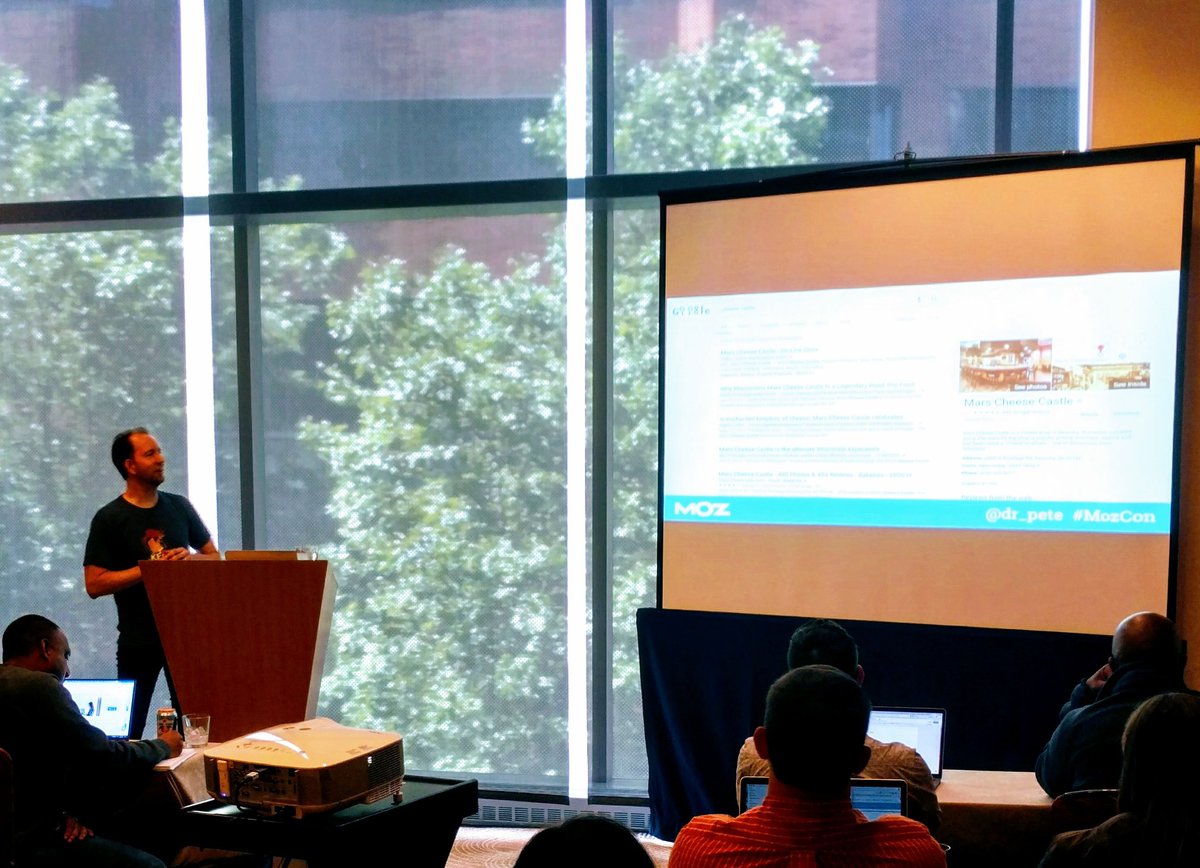 Explaining why you have to target the right keywords for your intent at #mozcon with <a href="/dr_pete/">Pete Marta</a>