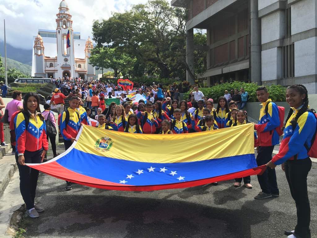PartidoPSUV's tweet photo. / #OPINIÓN / (( Otro julio constituyente )) Por: Elías Jaua --)) https://t.co/COSmaBwJ1T https://t.co/9DqfG9iy7F  #VenezuelaVotaEn13Dias