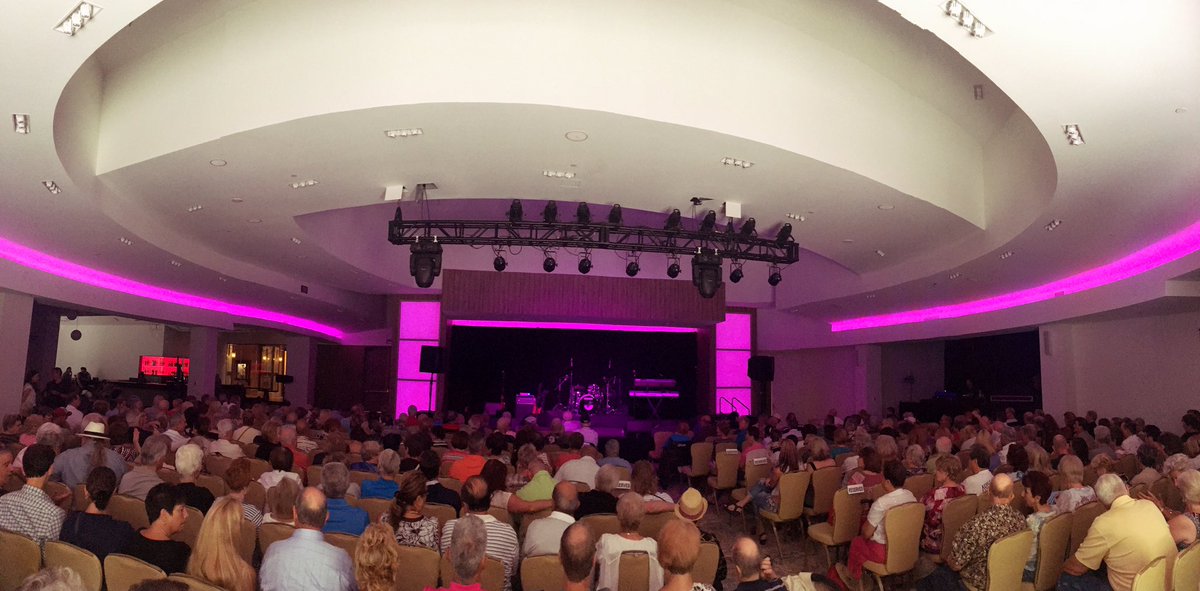 RampartCasino's tweet image. The show is about to start! #december63 #RampartCasino