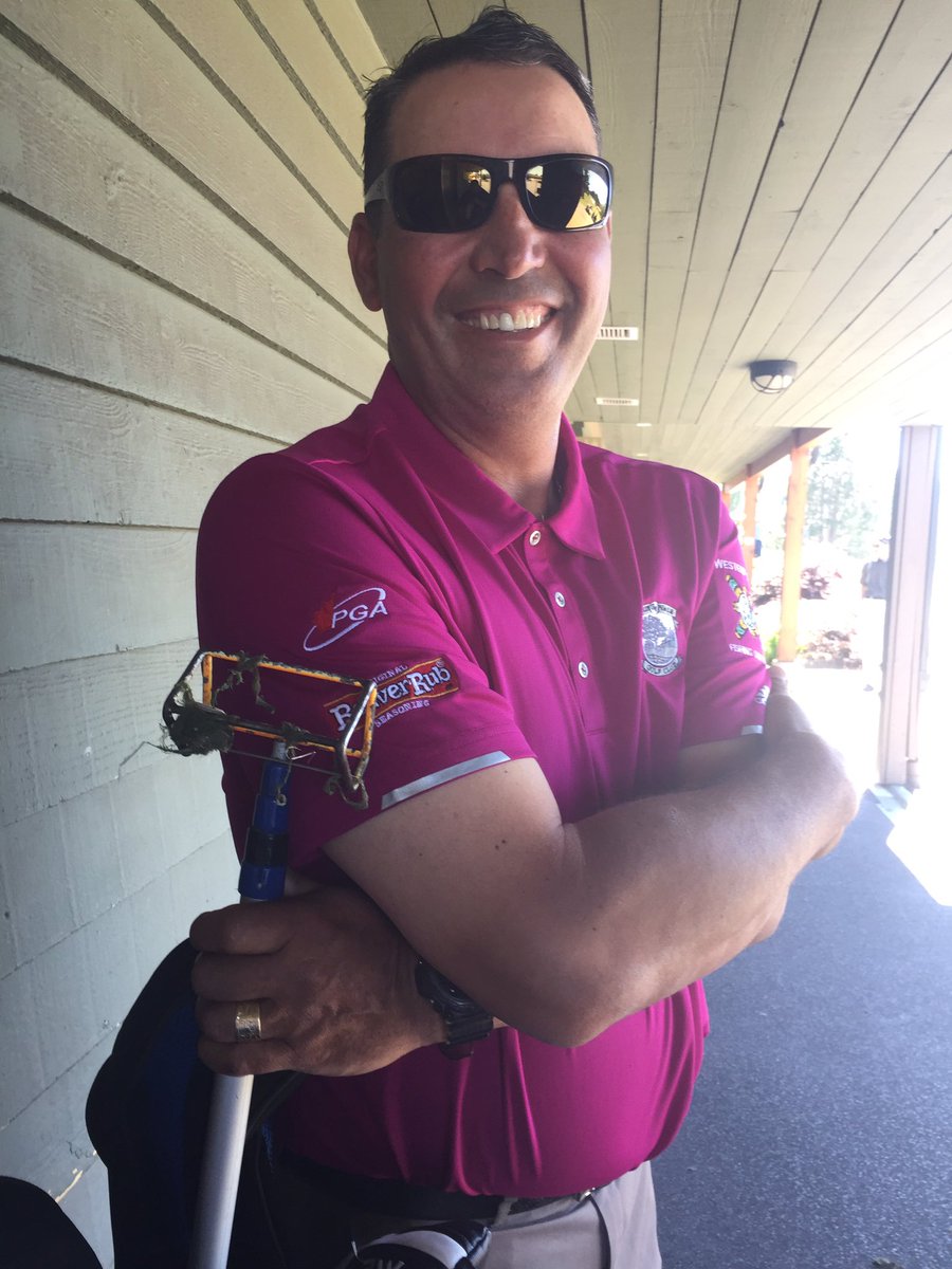@haupysbeaverrub , <a href="/Boudreaugolf/">Edd Boudreau</a> out hunting arrows with his war paint on! #damgood #rubresponsibly