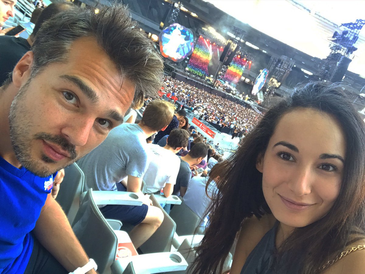 miklesp_'s tweet photo. Hop la! Concert de @coldplay ! On se fera un live vidéo sur facebook @miklofficiel #coldplay #stadedefrance #concert #MIKL #nrj https://t.co/AyeI1GvI5d