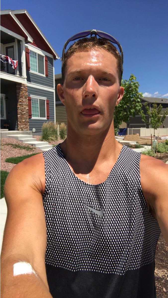 ItsStorieTime's tweet photo. Down 2 lbs after a normal hour run. Can't wait to see what my results from @Levelen4u #swettest reveal. 😓🏃 https://t.co/zLagW5t1mA
