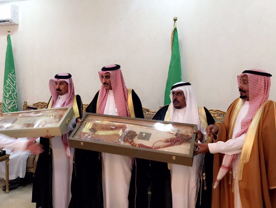 auua44au's tweet photo. اقام معرف قبيلة الشوالعة الشيخ مرحب بن حسين بن شويلع
مادبة عشاء للشيخ  فهد بن ناهس بن براك بمنزله بقرية العرادية
#عبس https://t.co/34Xmp7VyJH