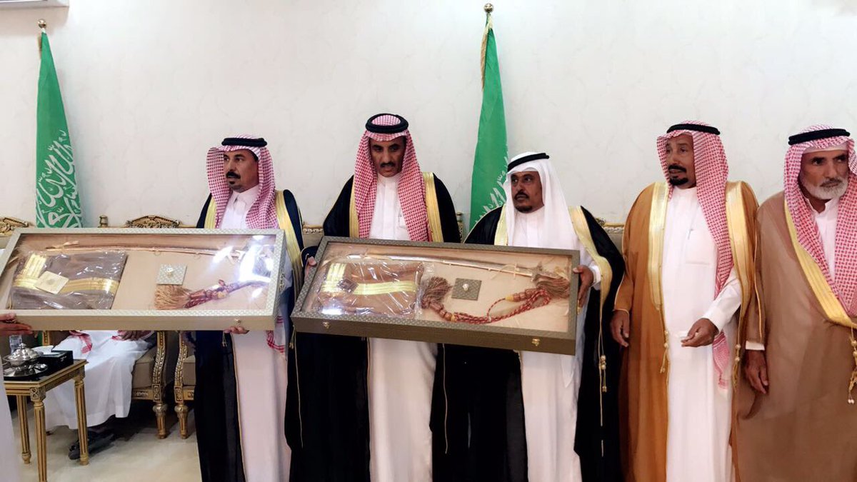 auua44au's tweet photo. اقام معرف قبيلة الشوالعة الشيخ مرحب بن حسين بن شويلع
مادبة عشاء للشيخ  فهد بن ناهس بن براك بمنزله بقرية العرادية
#عبس https://t.co/34Xmp7VyJH