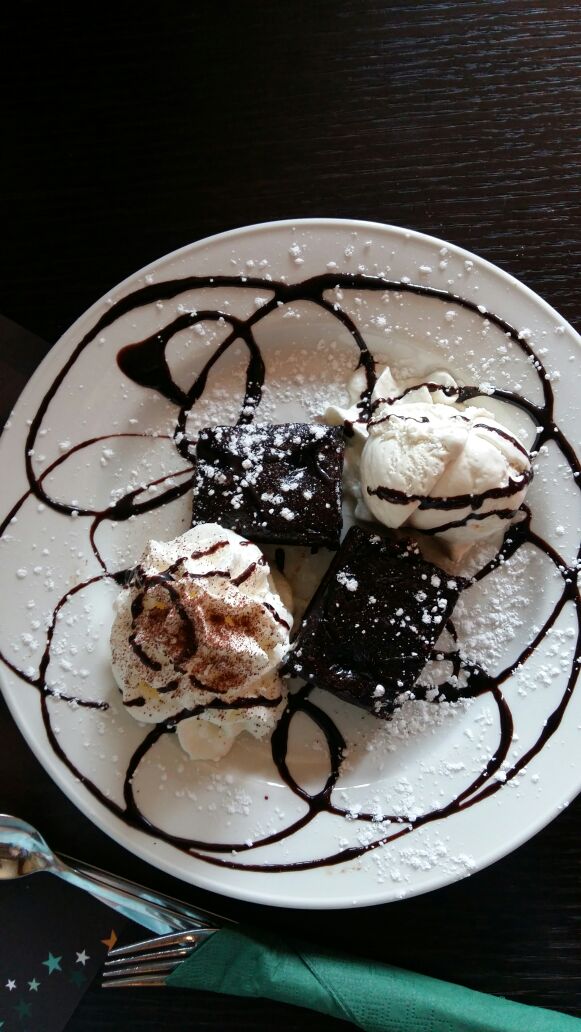 DaisyTurp's tweet photo. What's for dessert? #Njom #WendyAndCarters #♡ https://t.co/9kq6hsbMDh