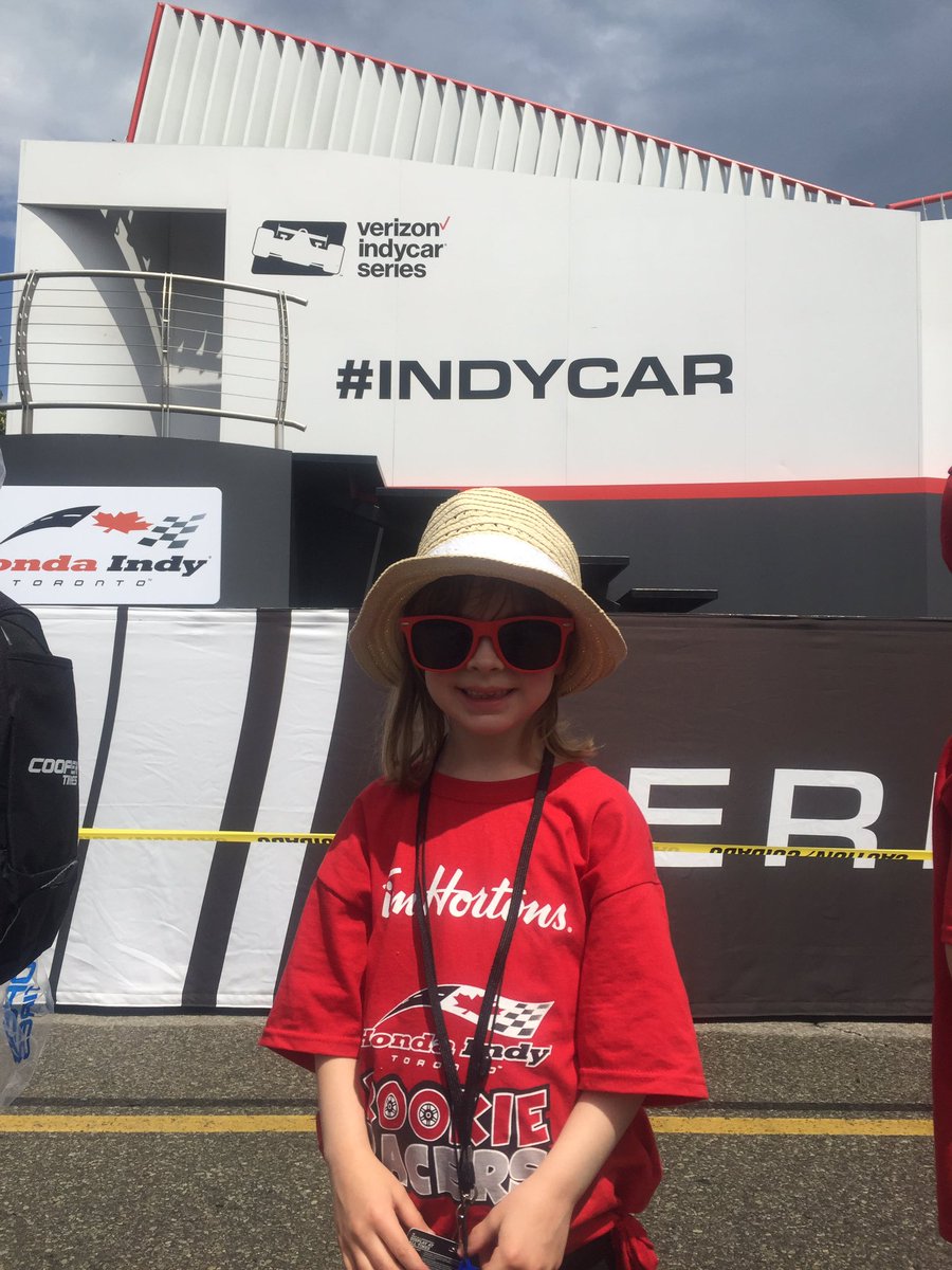 Amelia gets to be part of the driver introductions @hondaindy!! Tune in on @Sportsnet #indyTo #RookieRacers