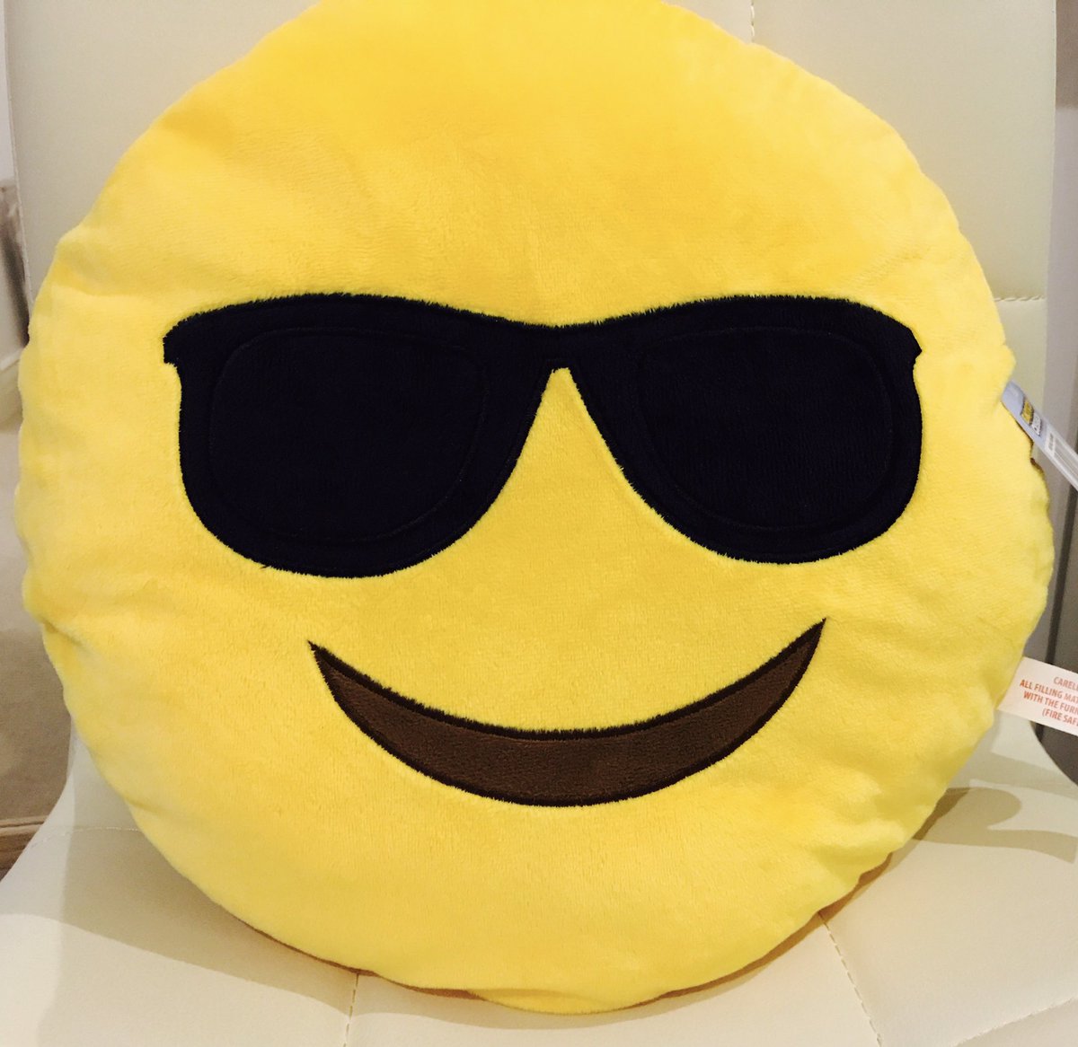 LearningTutor's tweet photo. Almost there #students #teachers #endofterm 😃🙌🏼 RT &amp; Follow to WIN this cool 😎 #emoji cushion RT by Friday random 1 wins  #SummerHoliday2017 https://t.co/QC2tevzSrP