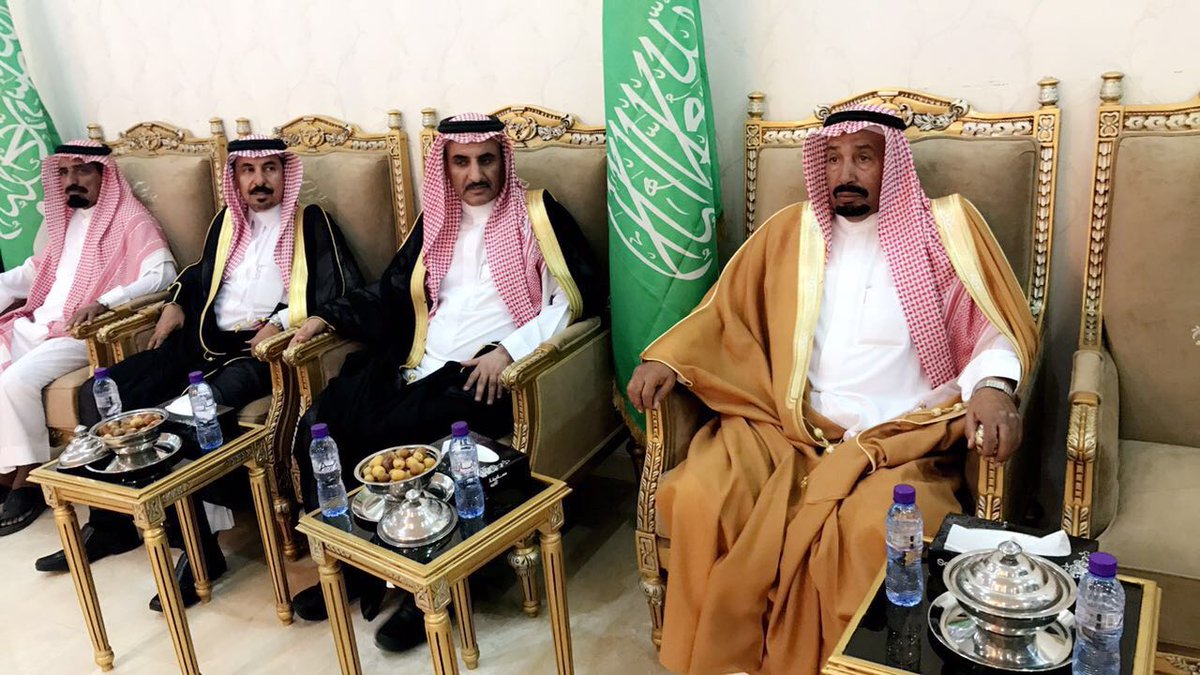 alshabani24's tweet photo. اقام معرف قبيلة الشوالعة الشيخ مرحب بن حسين بن شويلع
مادبة عشاء لشيخ فهد بن ناهس بن براك بمنزلة بقرية العرادية 
 #بني_رشيد⁩
#موقع_الشعبان https://t.co/4KSzoY4EQs