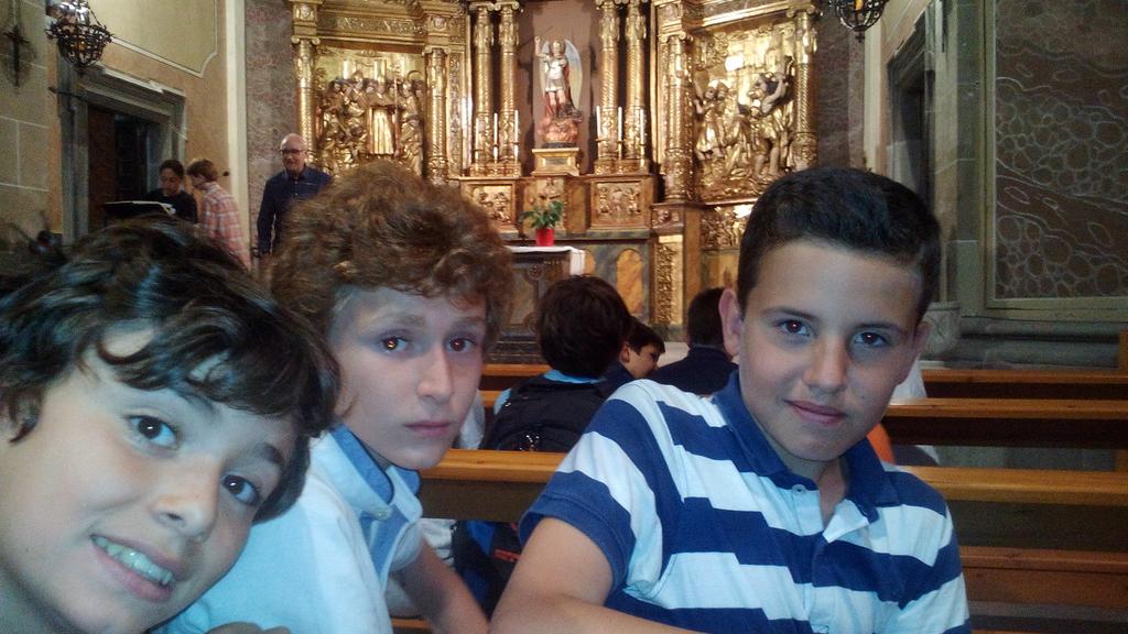clubolalde's tweet photo. Hoy hemos vuelto a ir a Rupit. Un pueblo medieval muy bonito. Hemos ido a Misa en la Iglesia de Rupit. #Rupit17 https://t.co/8eCqUhaoPR
