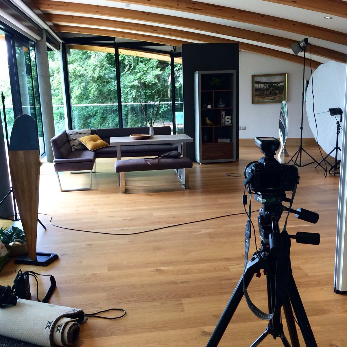 absolute_hello's tweet image. Behind the scenes #shoot #bakerfurniture @bowcliffehall #interiors #photography #design #marketing #manchesterfurnitureshow #furniture
