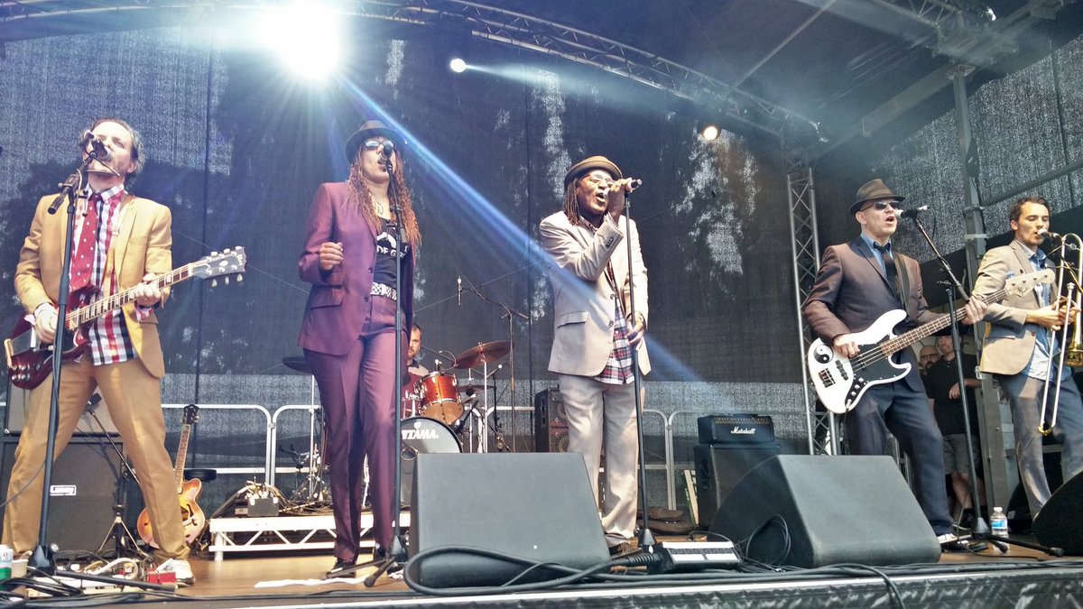 @NevilleStaple @Readipop thank you for an amazing birthday. Front and centre. Loved. Every. Minute. Big LOVE #OriginalRudeBoy