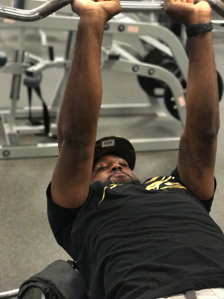 rdsfit's tweet photo. Getting it in. #rdsfit # gymflo #personaltrainer https://t.co/8jBbzIc1fF
