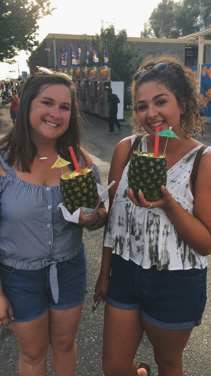brianna_donley's tweet photo. thank you for celebrating my birthday with me this weekend!! love you two so so much 💓@kellyohbe13 https://t.co/AQbRM8PNgj
