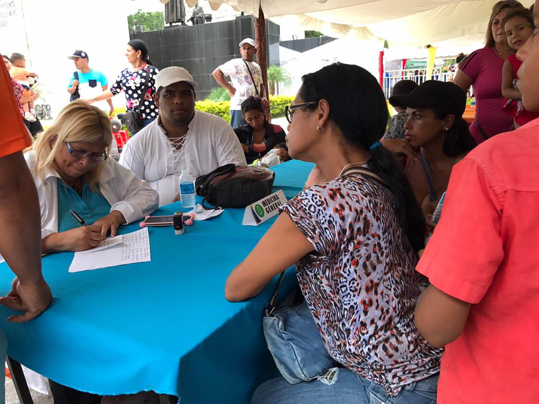 ViceVenezuela's tweet photo. Gracias al Gobierno Bolivariano se realiza Jornada de atención social en la celebración del Día del niño y la niña en el Paseo Los Próceres https://t.co/UwQzxOJSJG