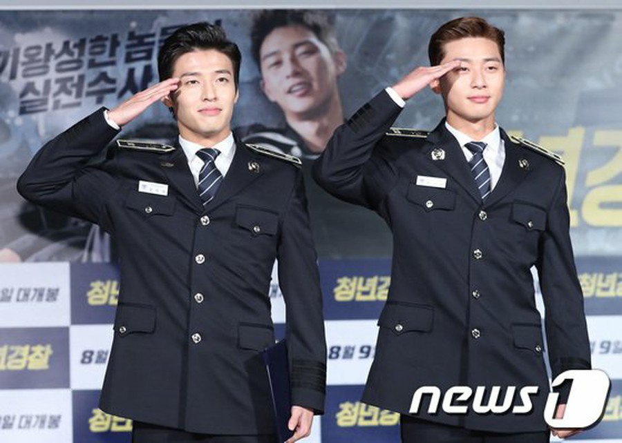 MyKoreanDramaID's tweet photo. Dua polisi ganteng yang minta bangat digalauin 😍 #YoungCop #ParkSeoJoon #KangHaneul https://t.co/pwH4XBEGj8