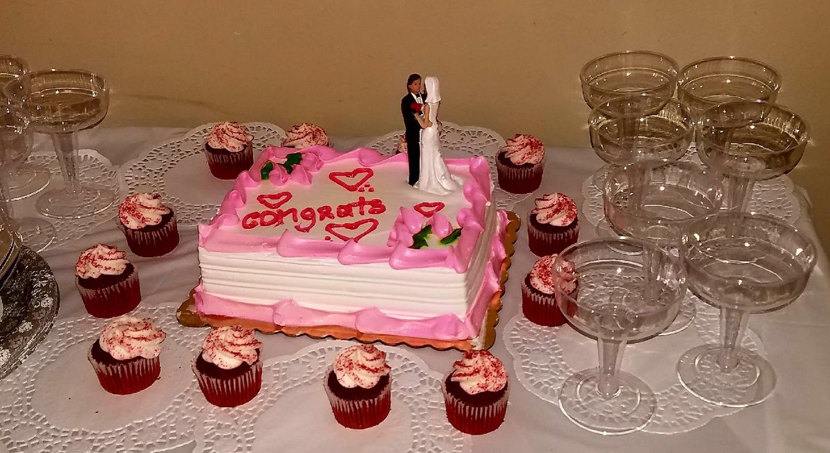 A patient is getting married on our floor today before his Open Heart Surgery ❤️ #weddingtime #teamcolumbiarocks @HeadRNColumbia