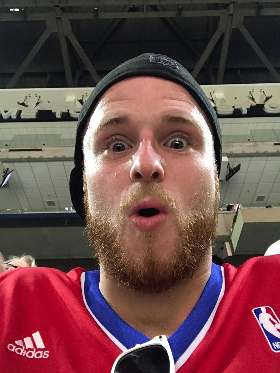 j_evans5's tweet photo. #4PointSelfie #Big3 #4Pointshot @icecube @thebig3 section 113 row 18 seat 8 https://t.co/1y8XPQ5R0K