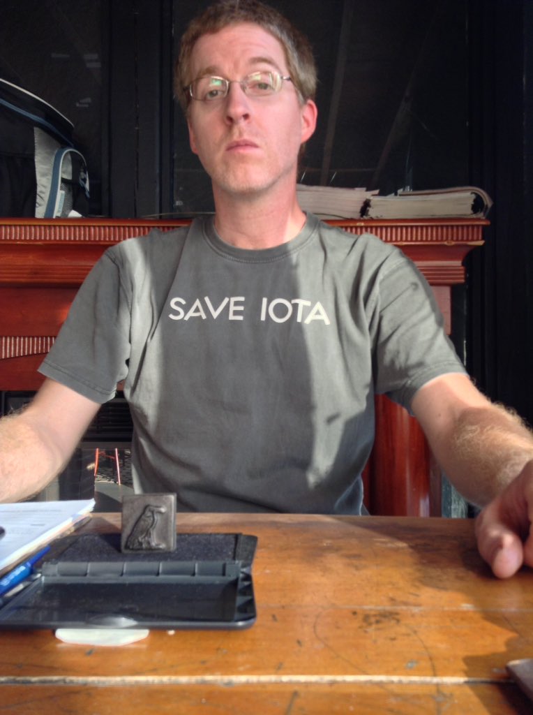 AlexTheRedParez's tweet photo. This evenin's doorfie at @IOTAclub brought to you by @saveIOTA . #SaveIOTA https://t.co/8NS1soDvks